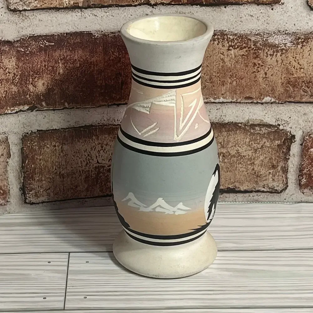 Vintage Handmade Handpainted And Engraved Navajo Vase Artist Signed By Jaycee